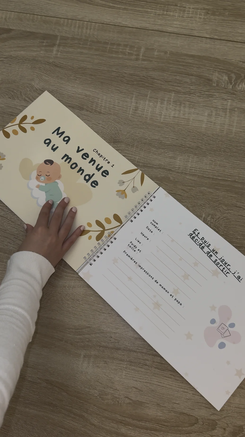 Chapitre 1 — Ma venue au monde, page d'ouverture du livre bébé